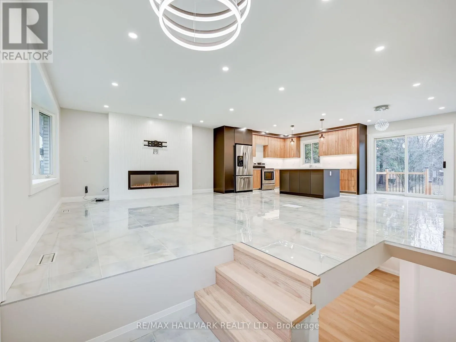 1046 LEBANON DRIVE