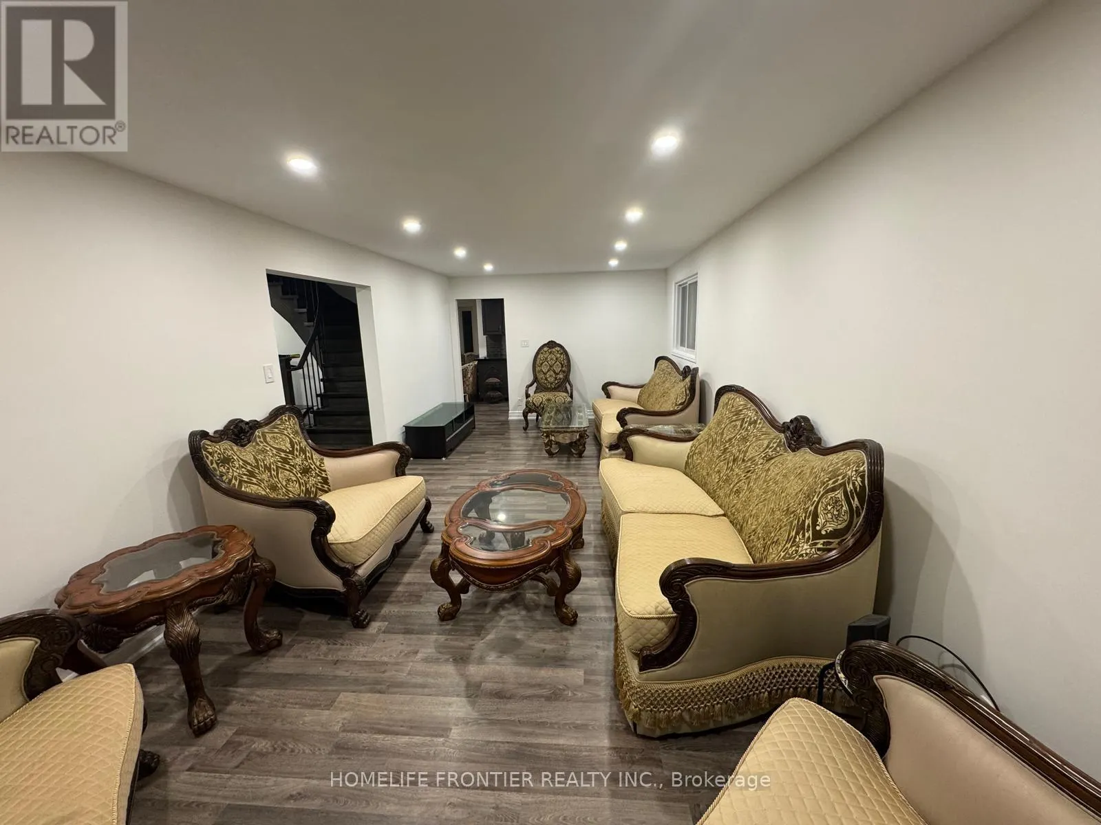 39 CAMROSE DRIVE