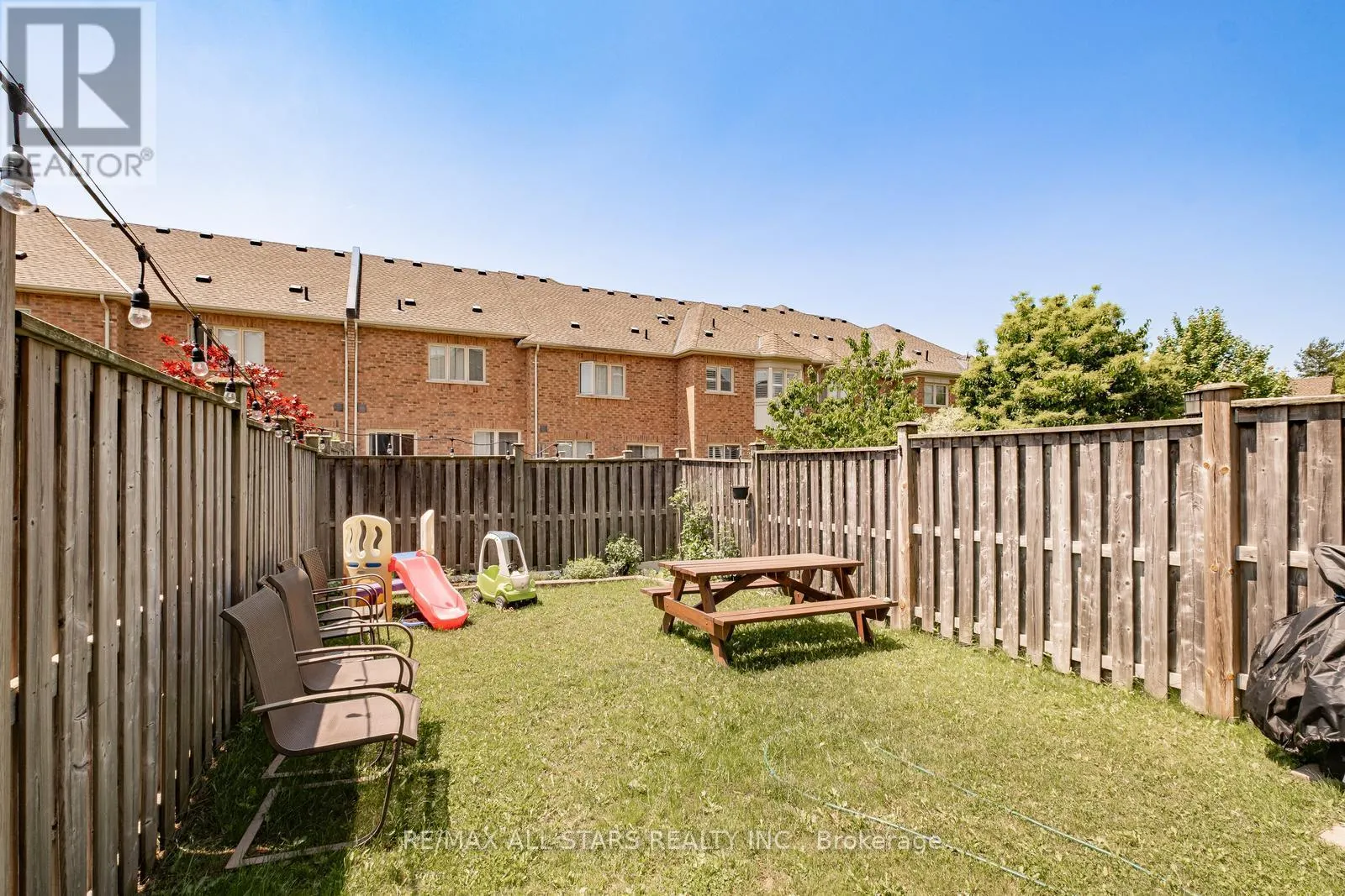 11 EASTWIND DRIVE
