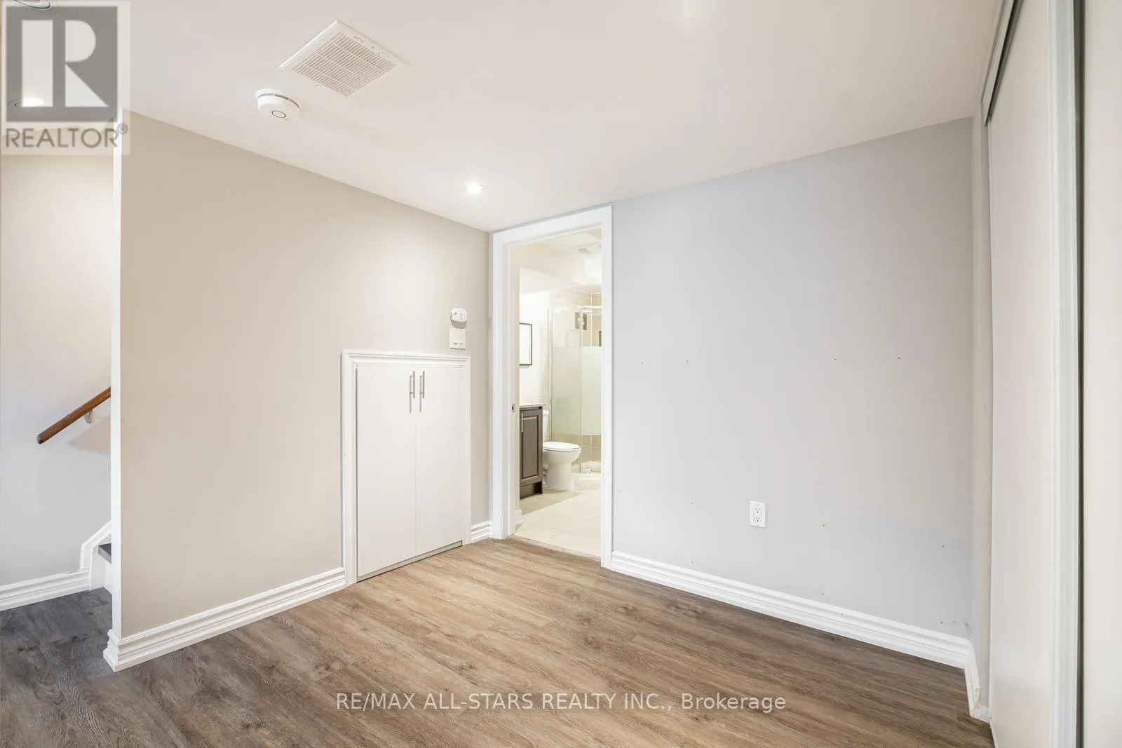 11 EASTWIND DRIVE