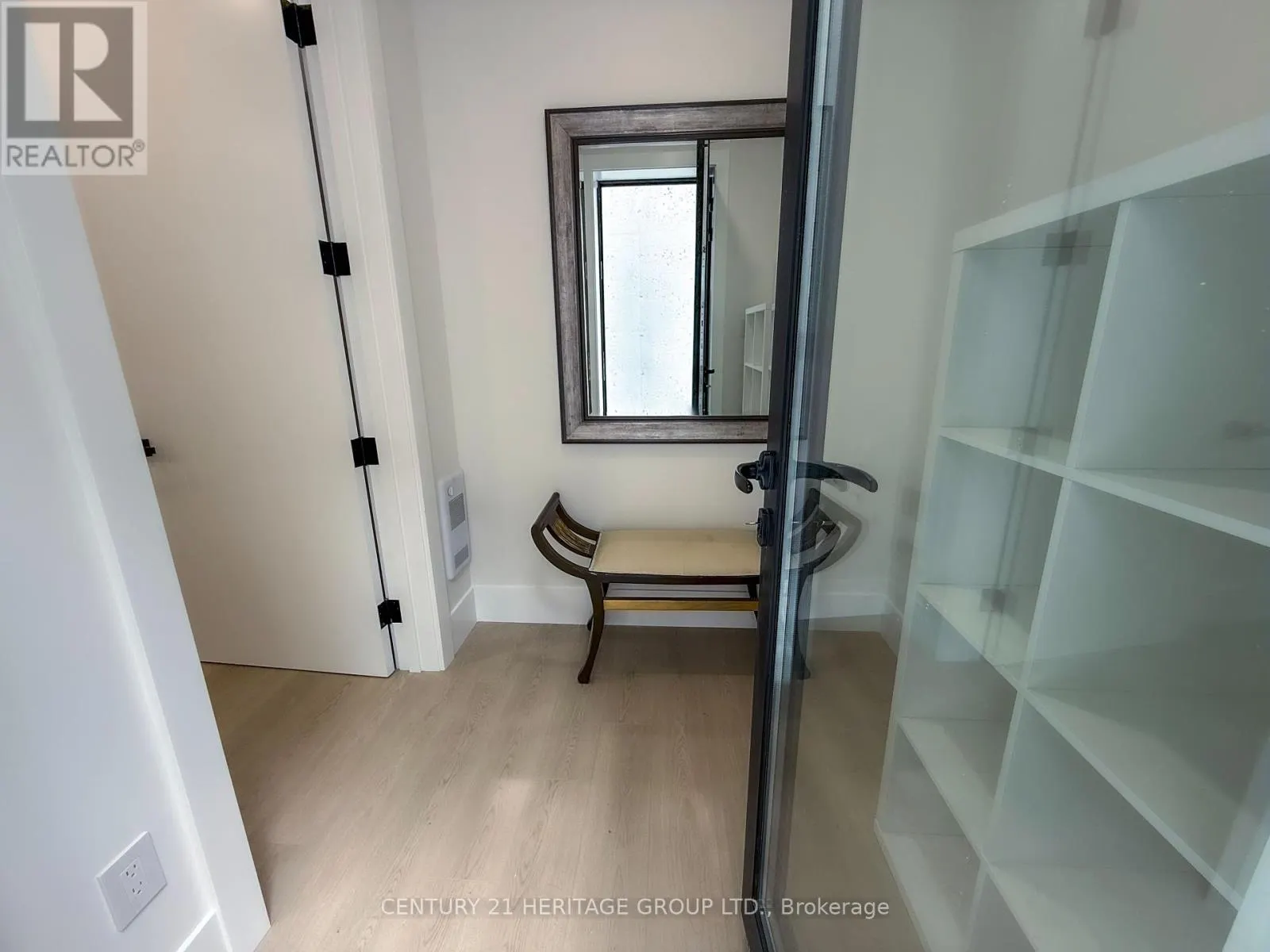 #A - 11 KNOWLES CRESCENT