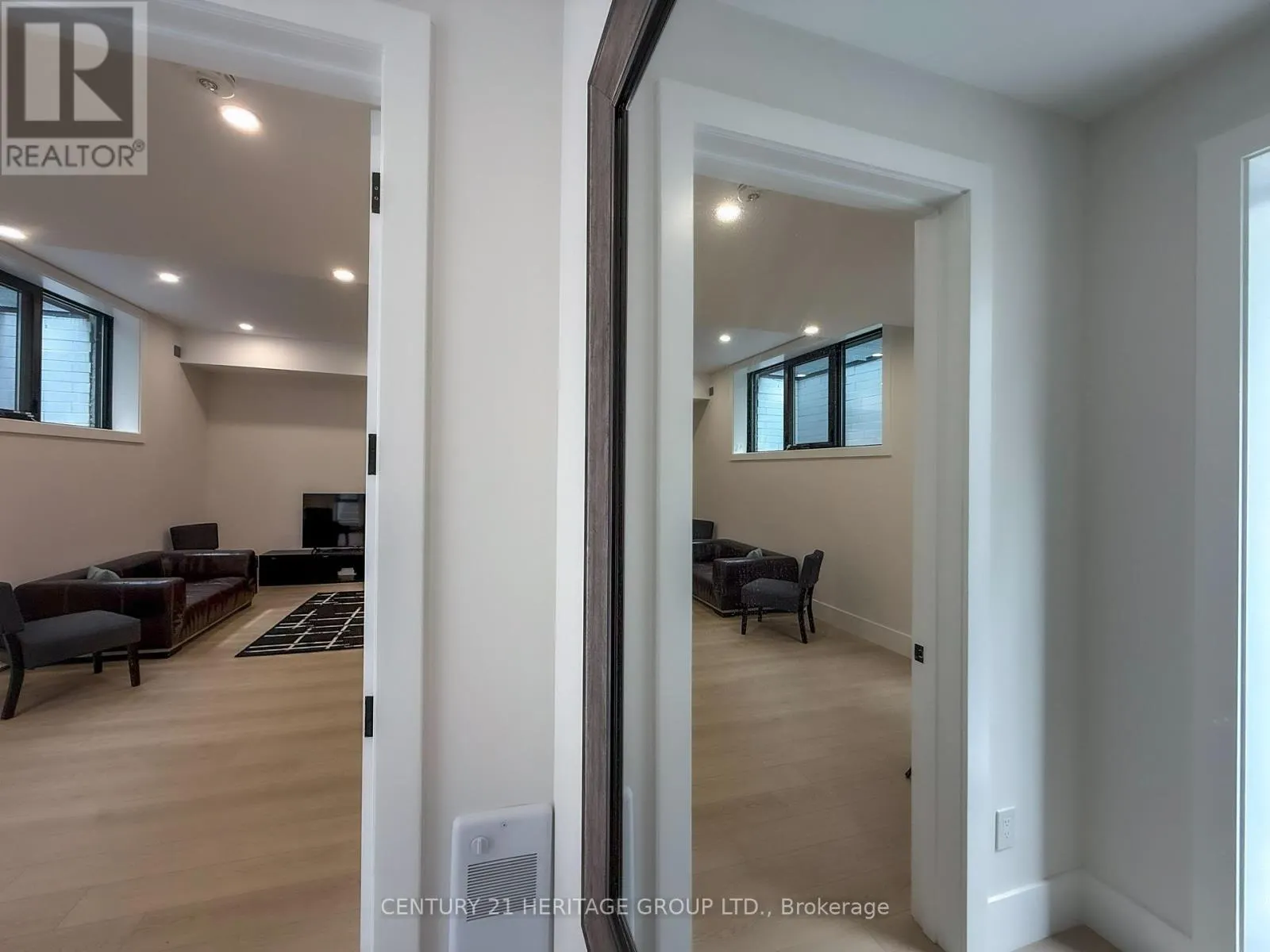 #A - 11 KNOWLES CRESCENT