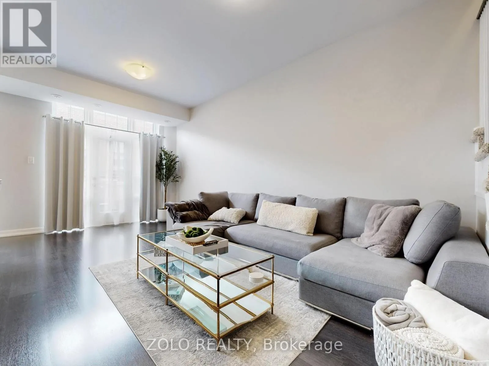 322 - 15 WHITAKER WAY