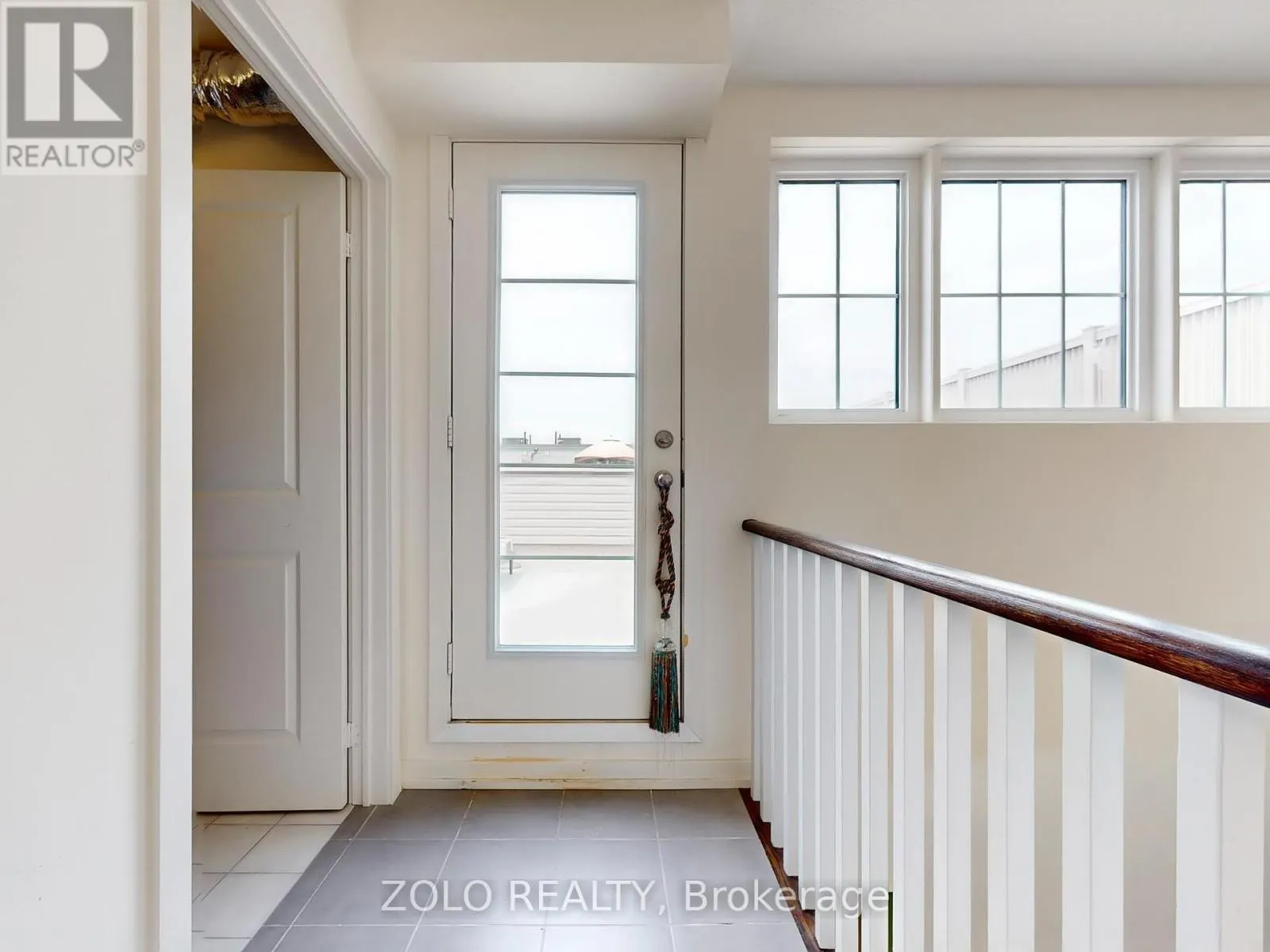 322 - 15 WHITAKER WAY