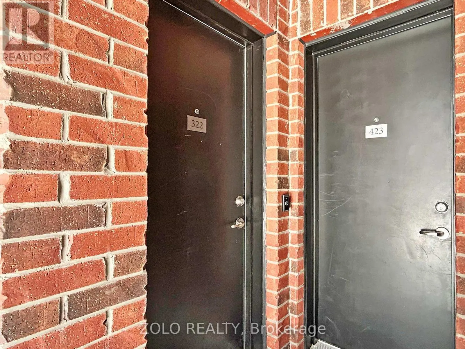 322 - 15 WHITAKER WAY