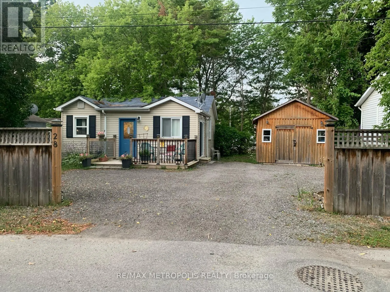 30 - 28 THOMPSON DRIVE