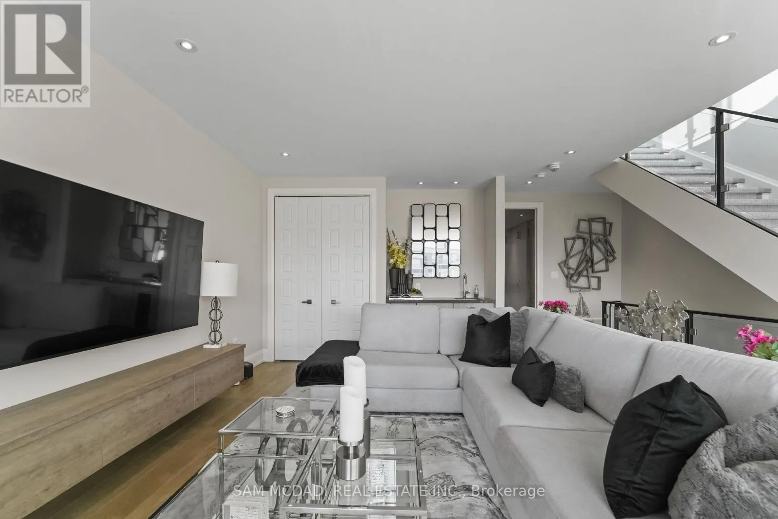 3772 MANGUSTA COURT