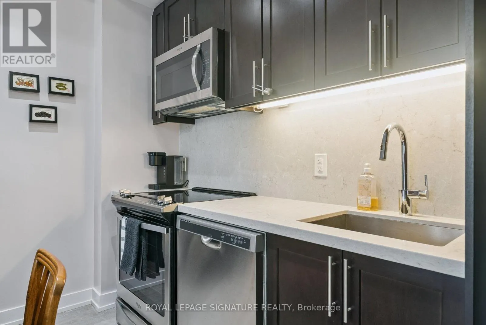 C305 - 301 SEA RAY AVENUE
