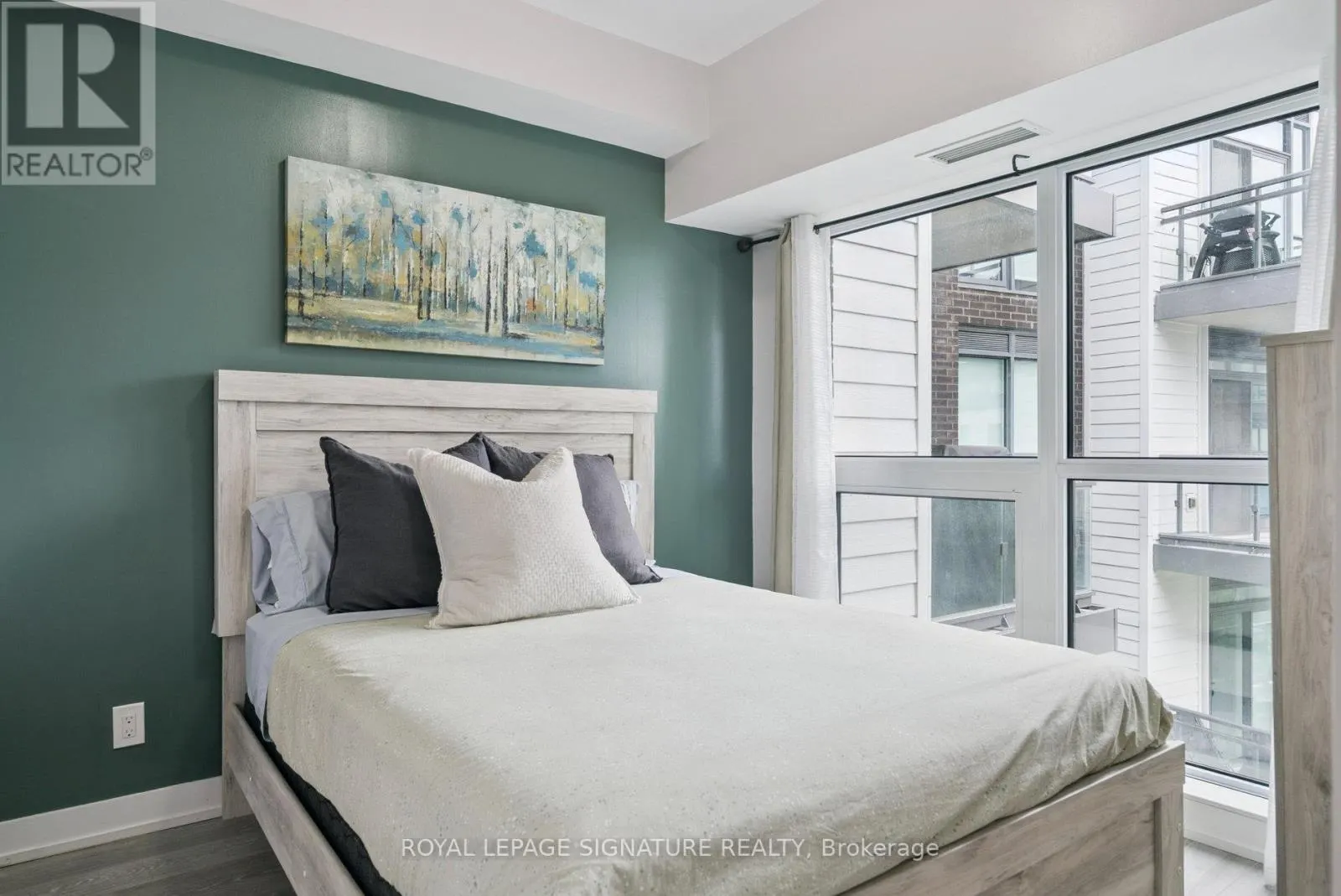 C305 - 301 SEA RAY AVENUE