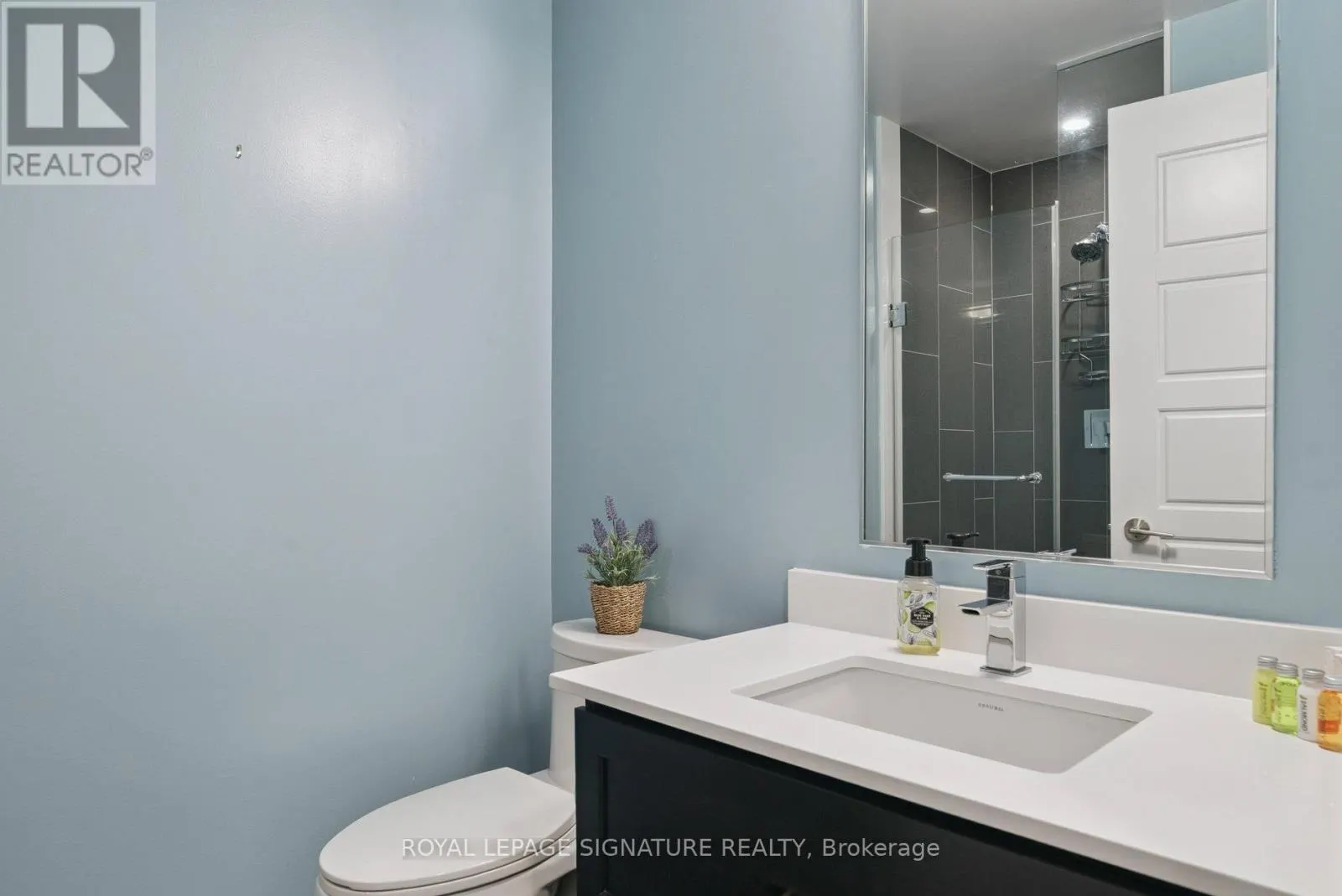 C305 - 301 SEA RAY AVENUE