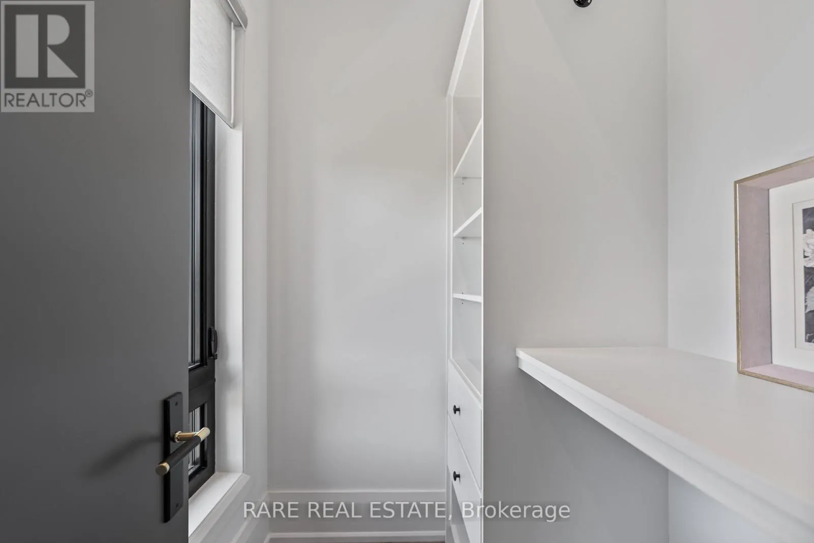 211 KENNEDY STREET W