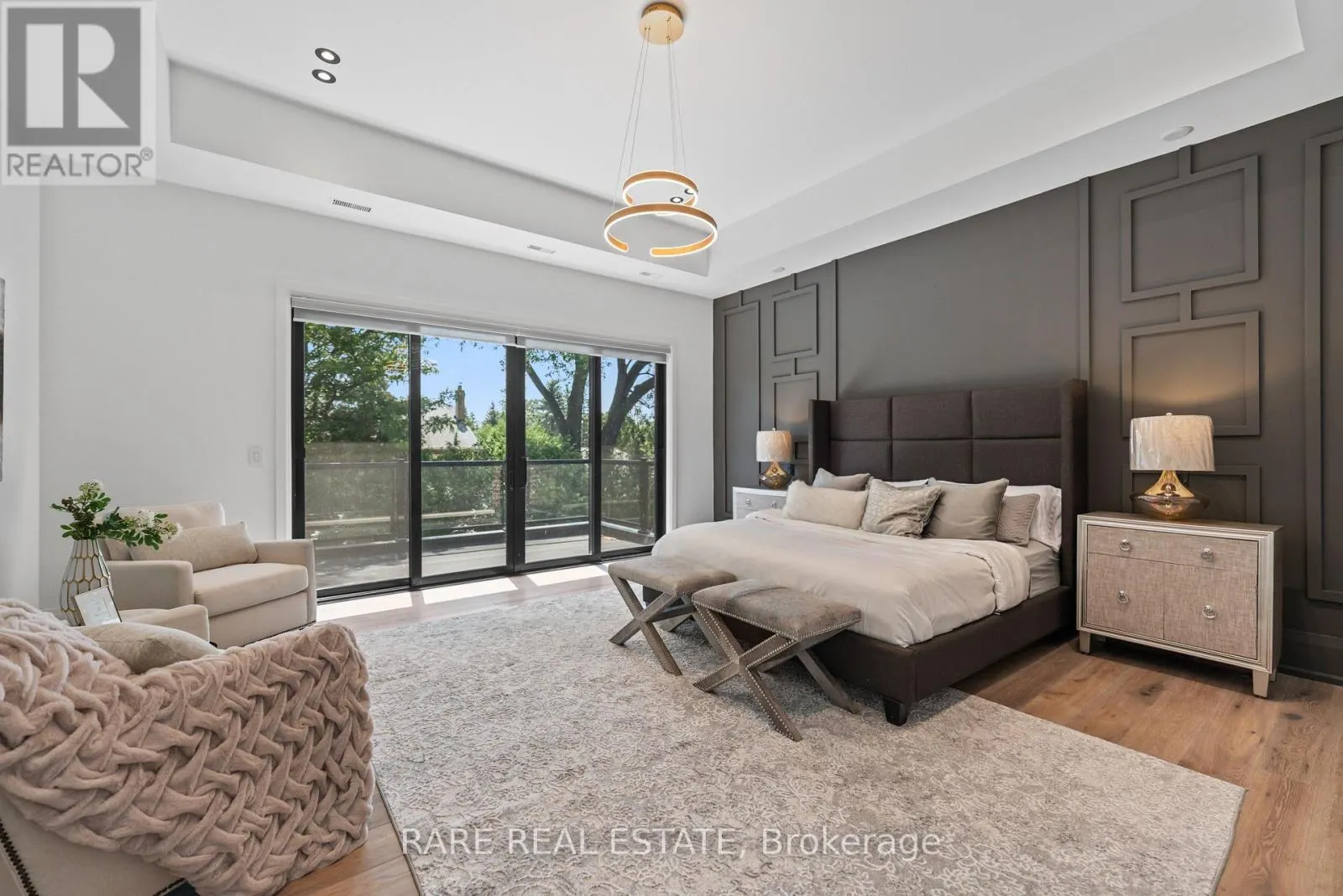 211 KENNEDY STREET W
