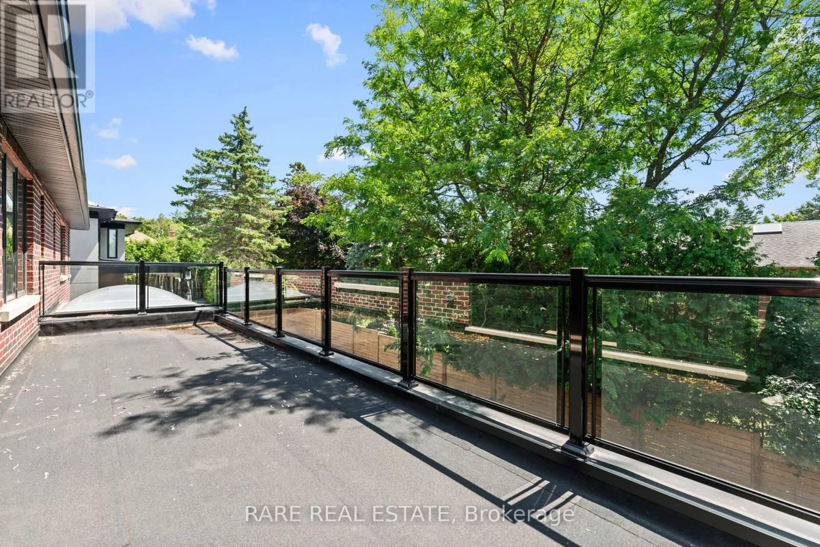 211 KENNEDY STREET W
