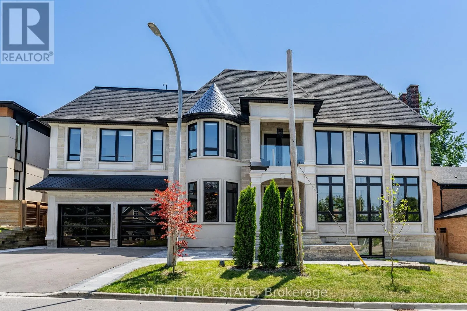 211 KENNEDY STREET W