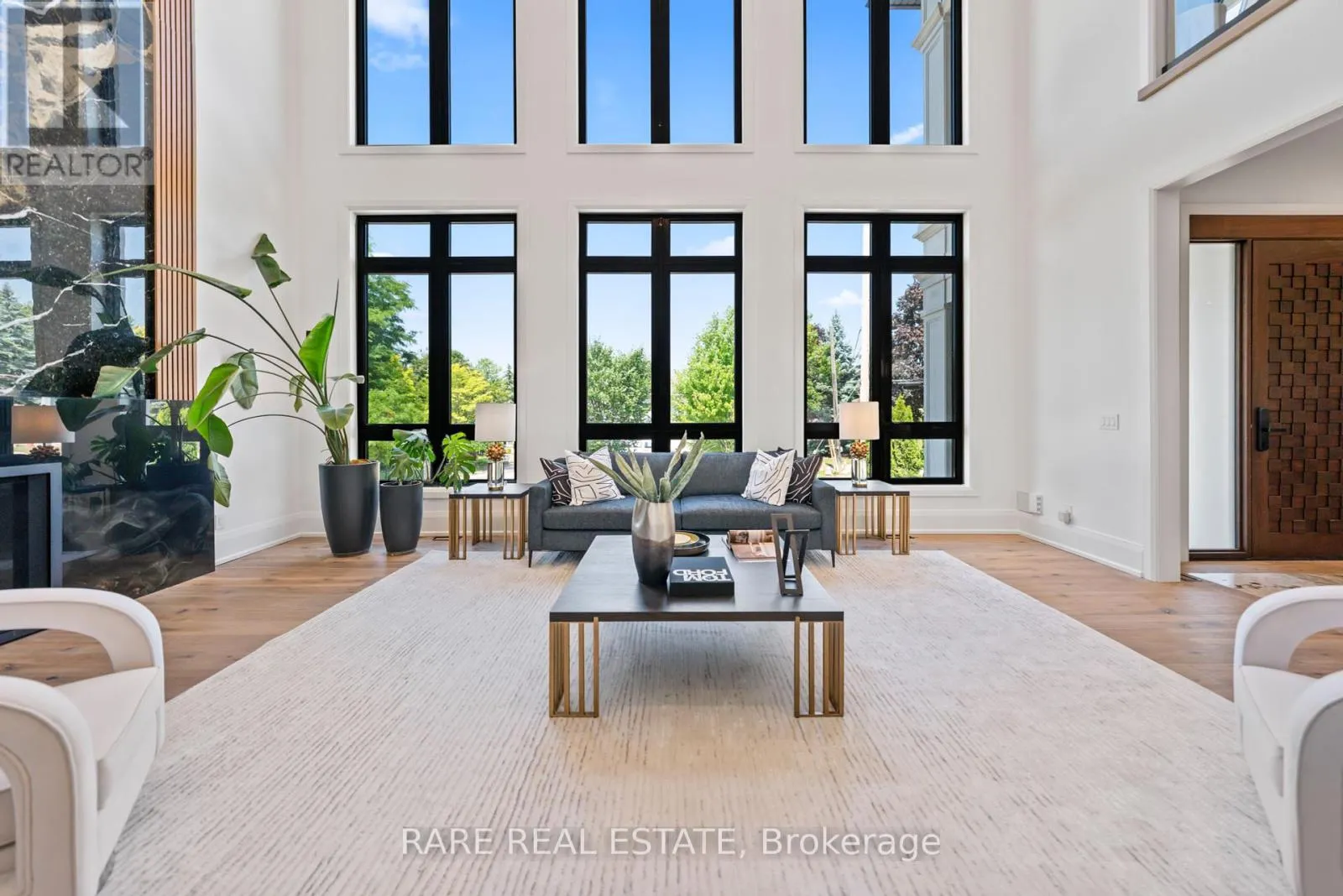 211 KENNEDY STREET W