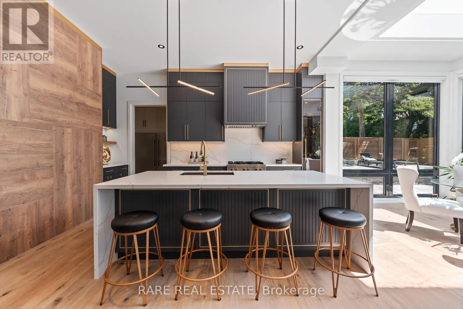211 KENNEDY STREET W