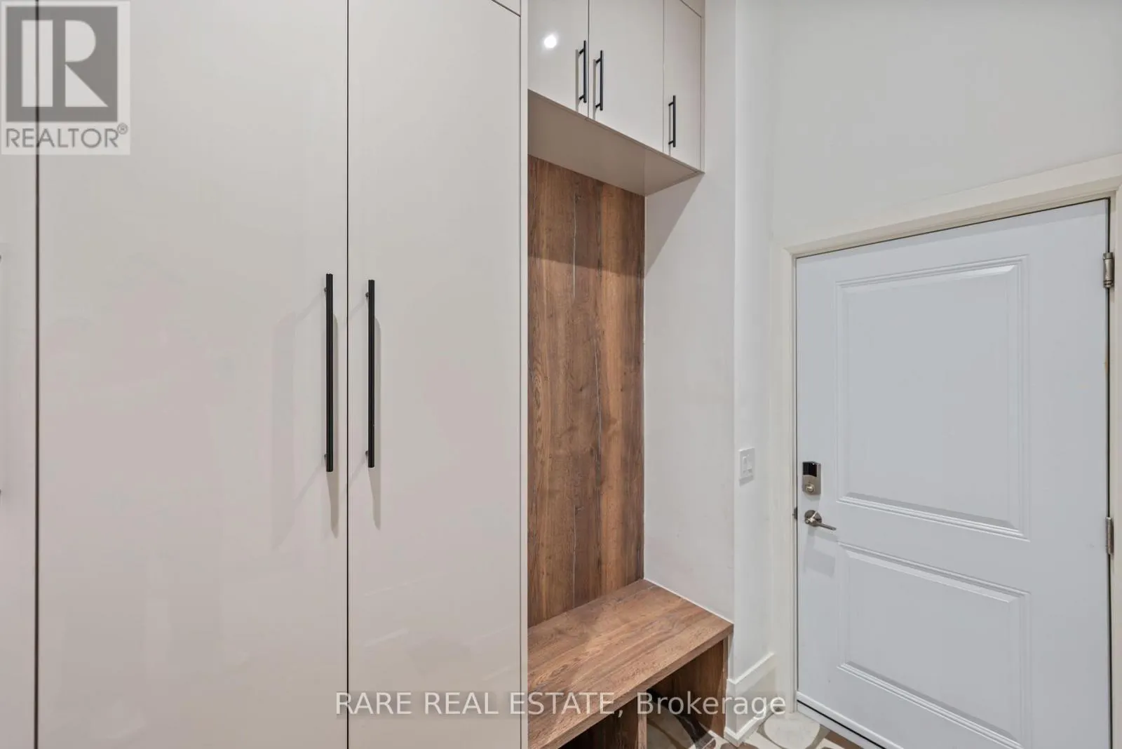 211 KENNEDY STREET W