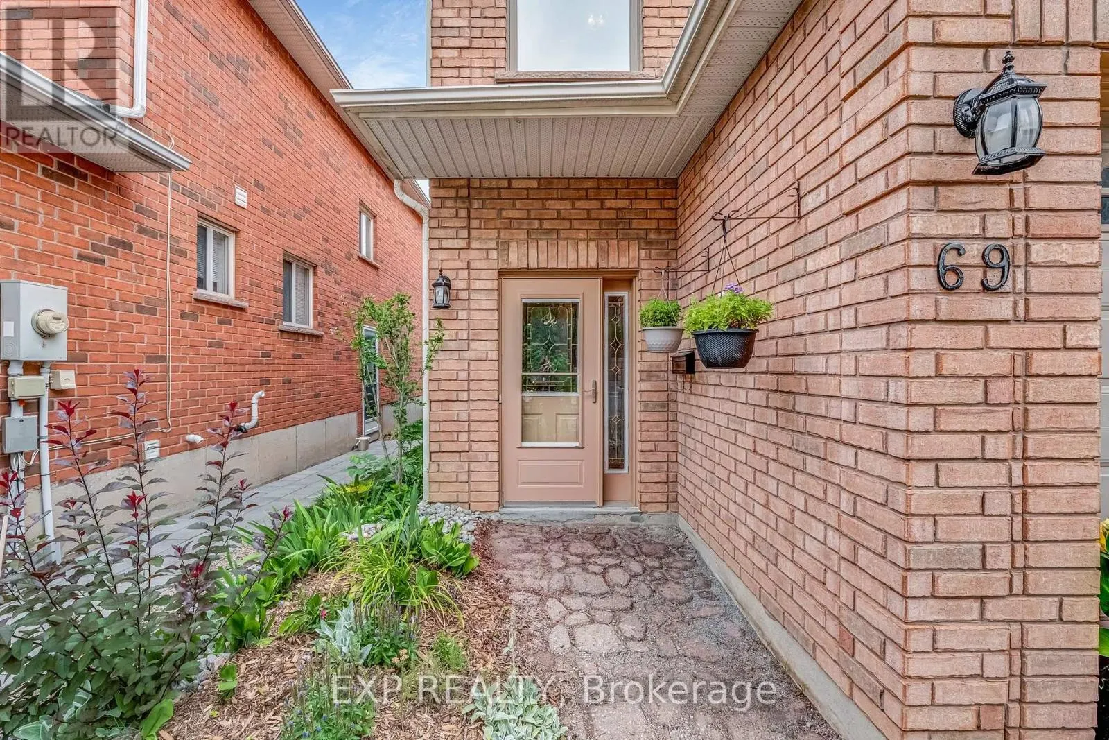 69 CLEARMEADOW BOULEVARD