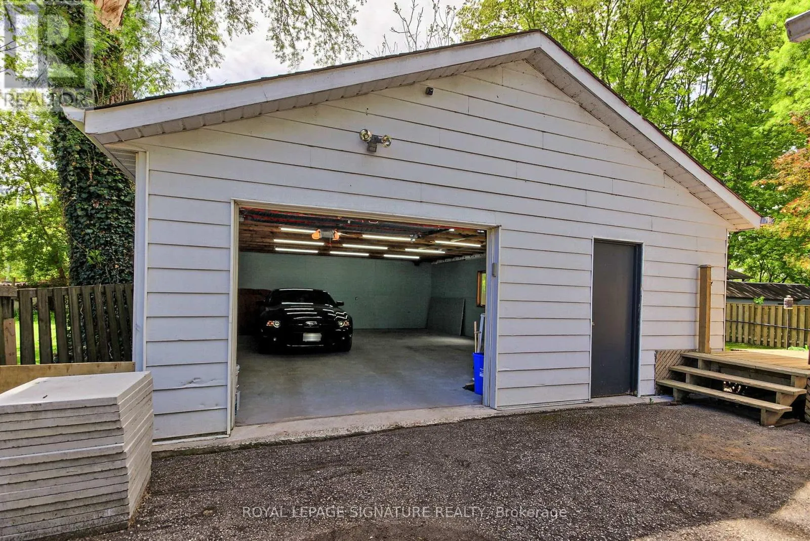 185 WOODLAND AVENUE