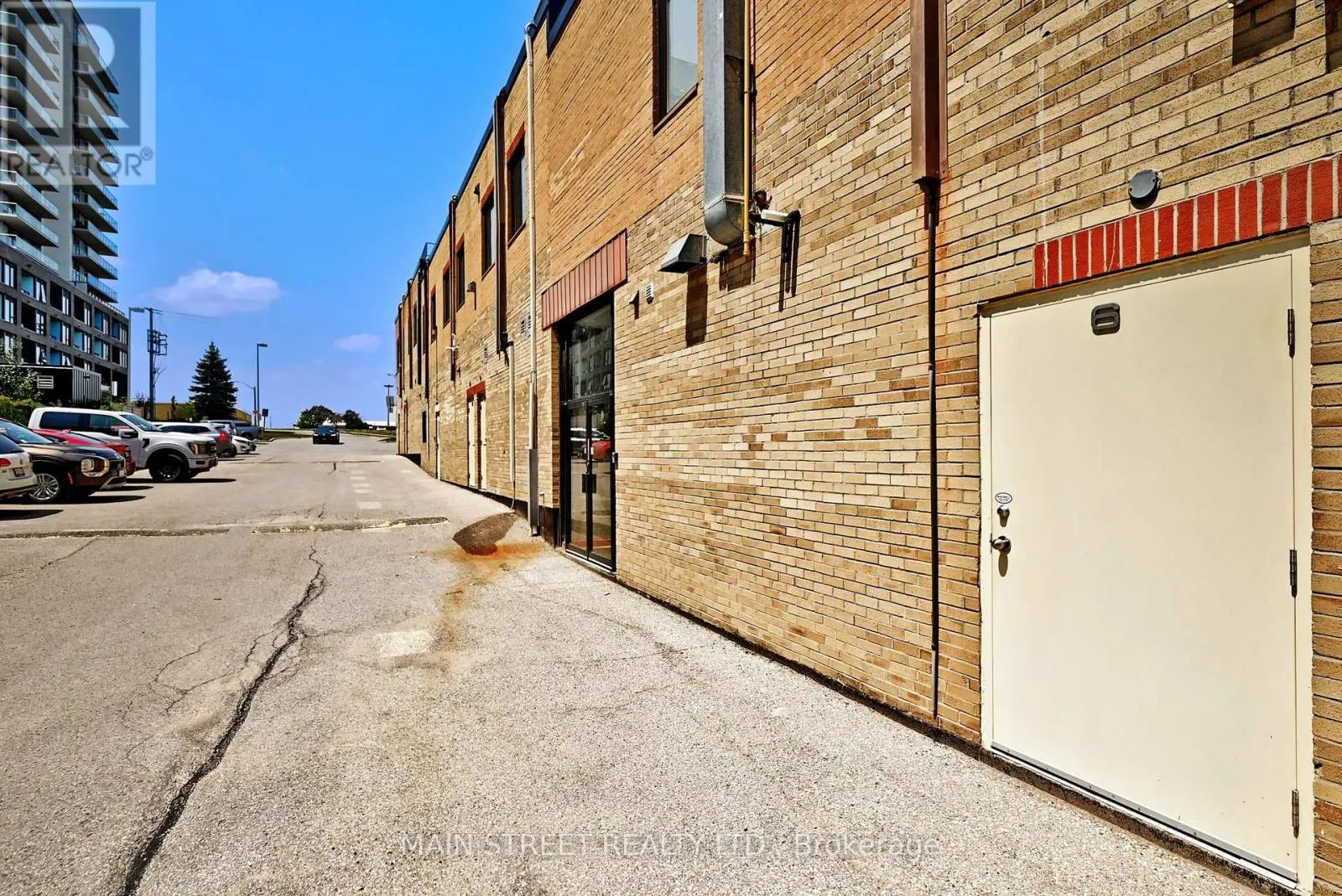 6 - 200 DAVIS DRIVE