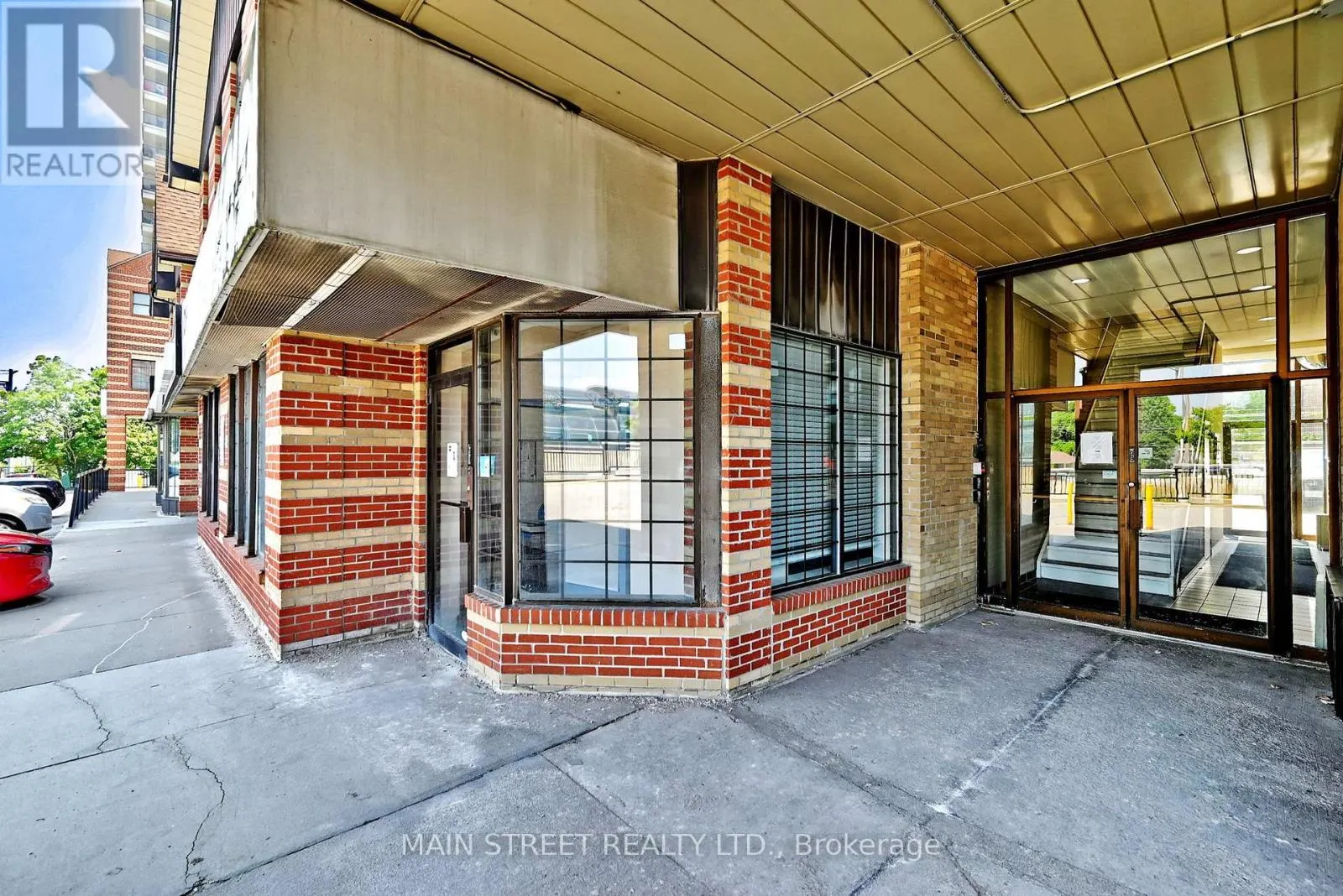 6 - 200 DAVIS DRIVE