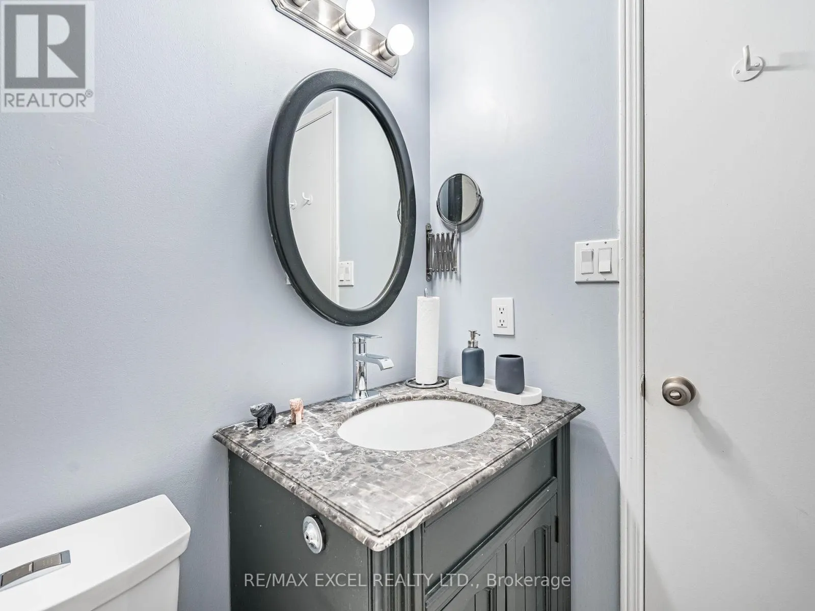 97 WILLIAM CURTIS CIRCLE