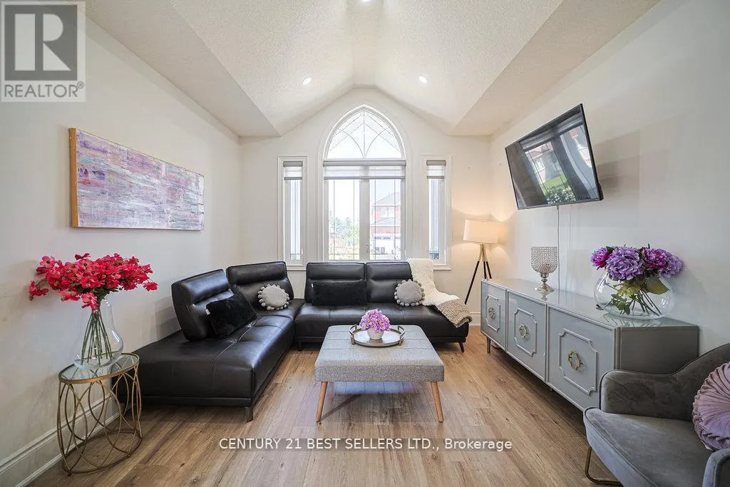 5 WOOD CRESCENT