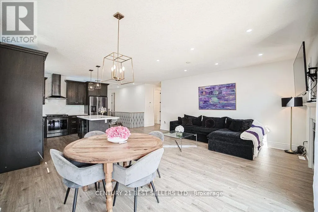 5 WOOD CRESCENT