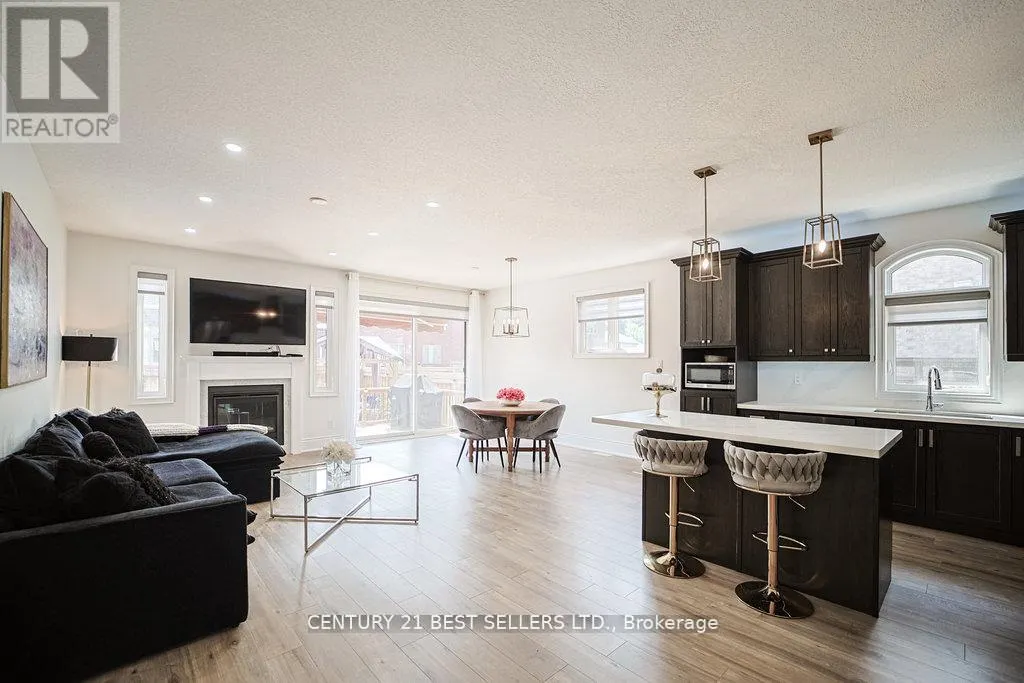 5 WOOD CRESCENT