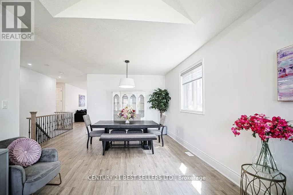 5 WOOD CRESCENT