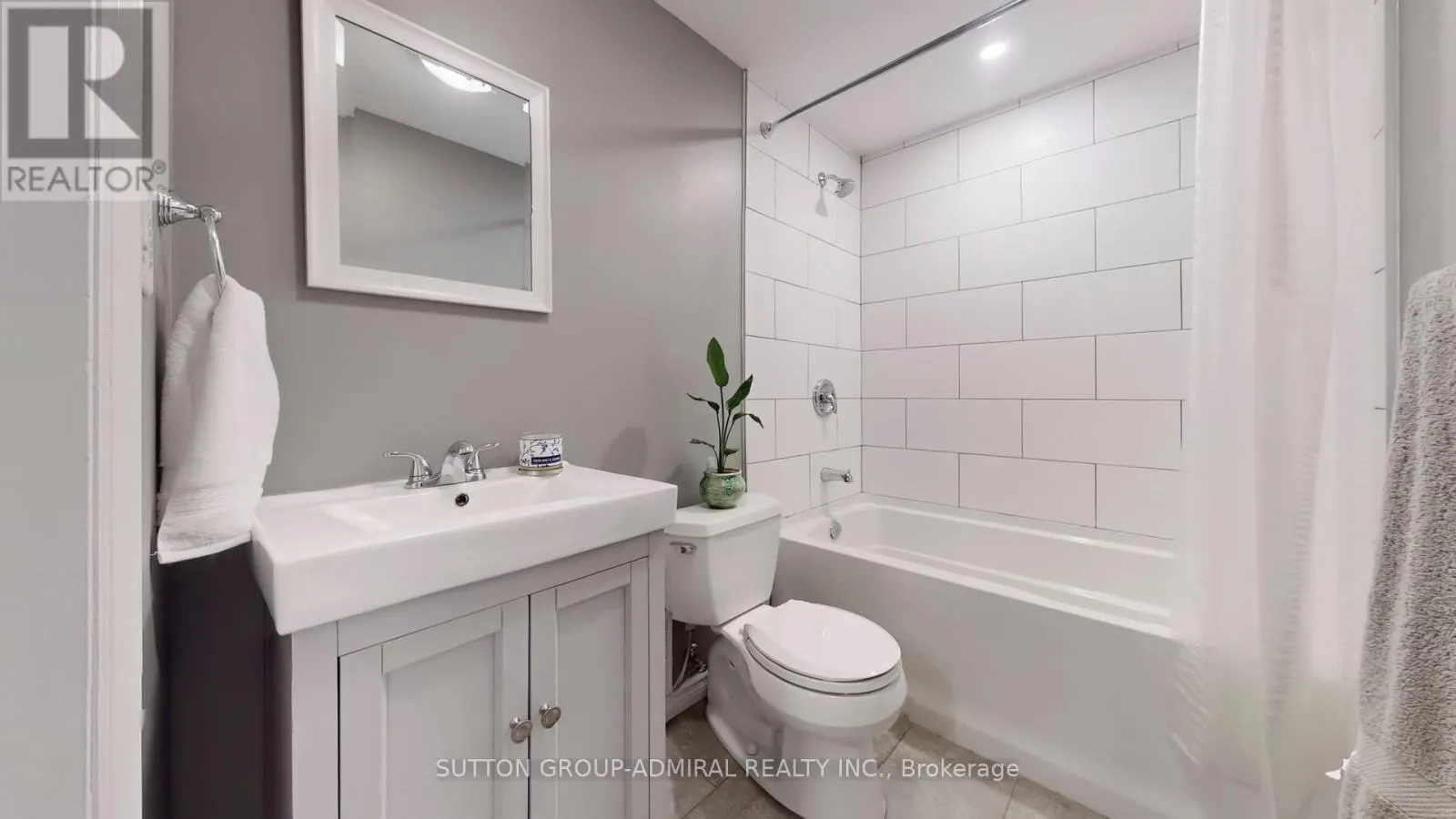 8 BALMORAL HEIGHTS