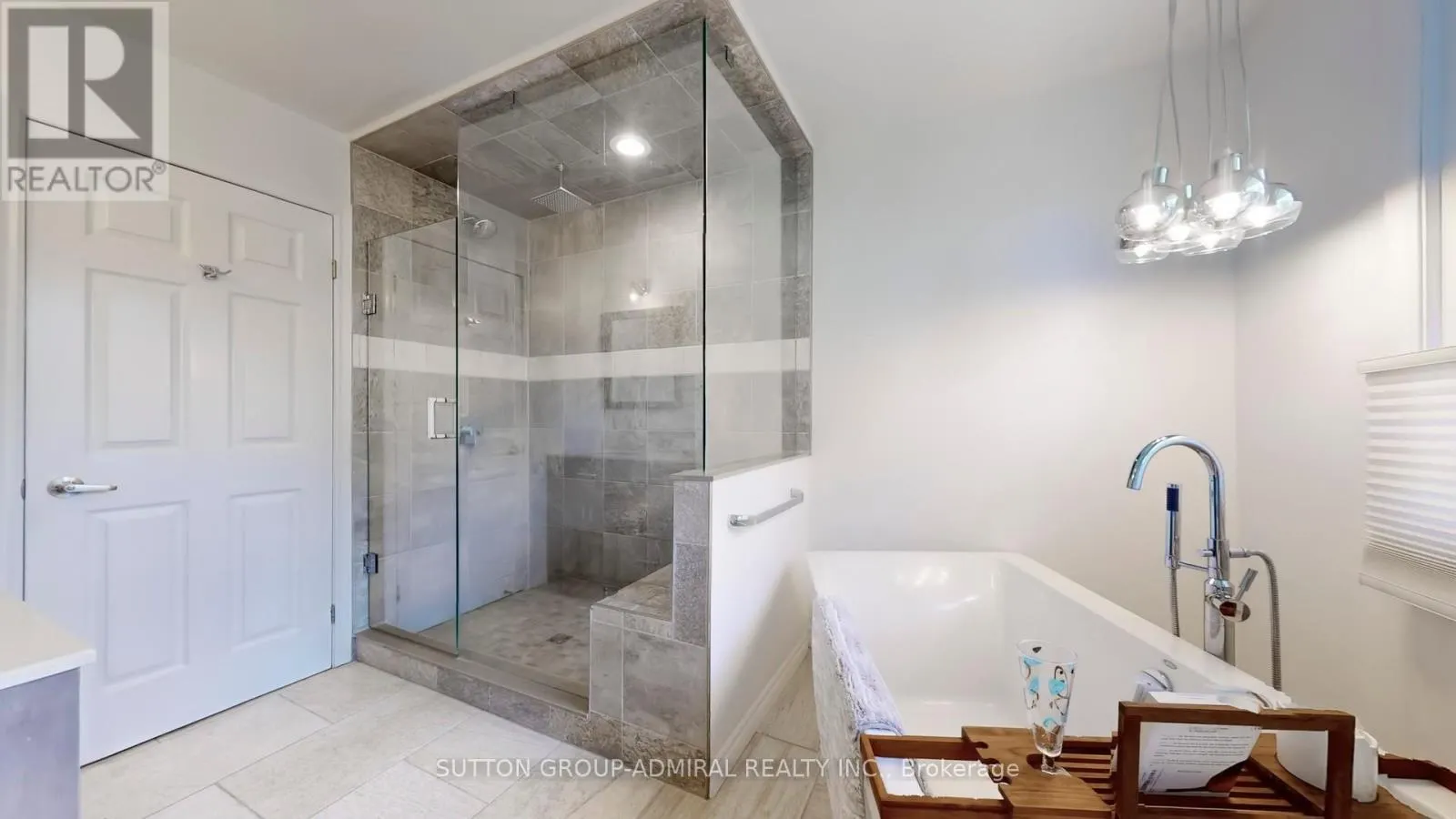 8 BALMORAL HEIGHTS