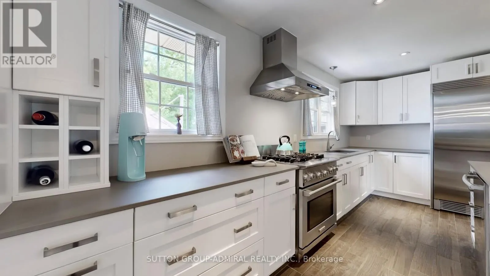 8 BALMORAL HEIGHTS