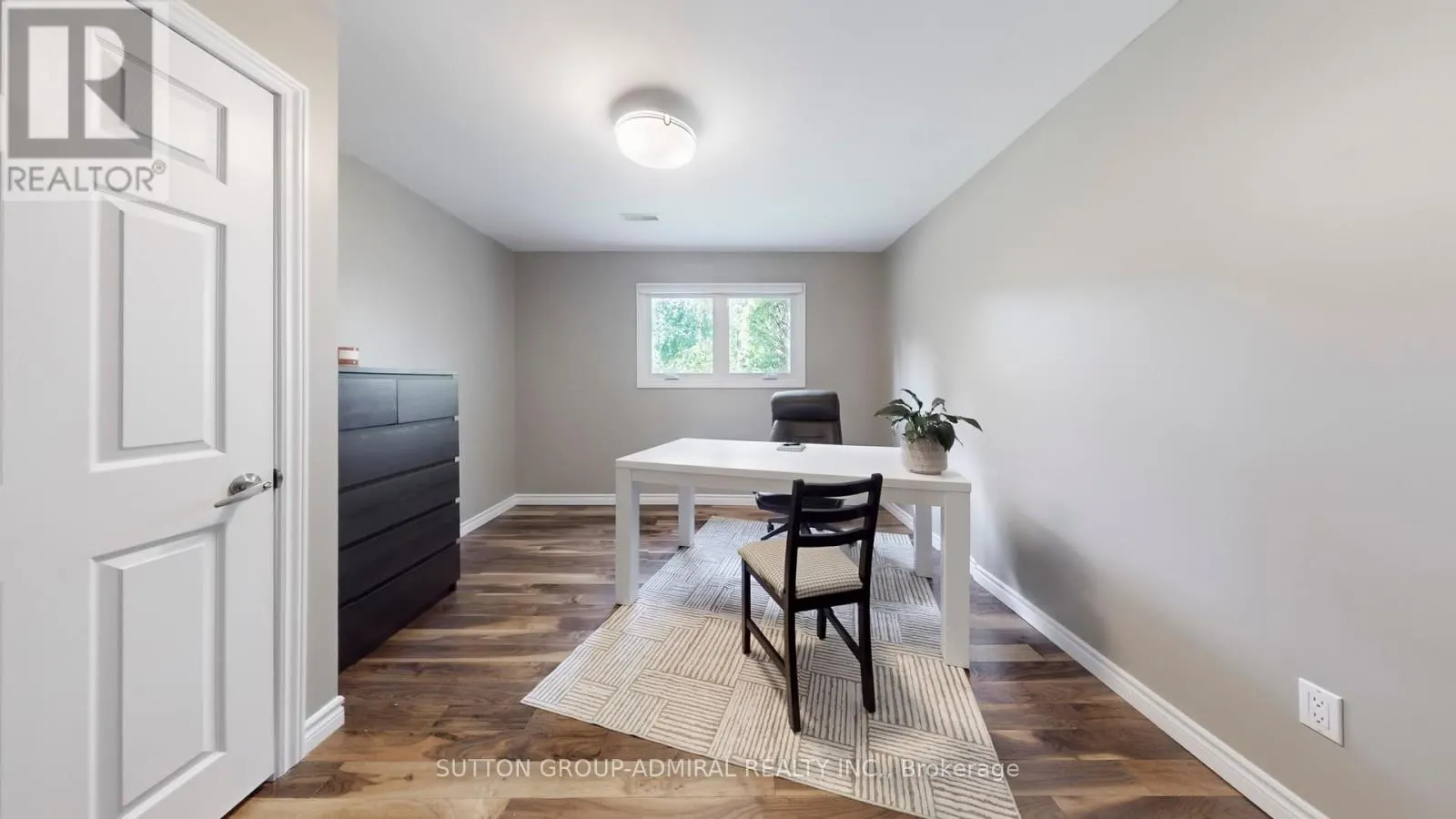 8 BALMORAL HEIGHTS