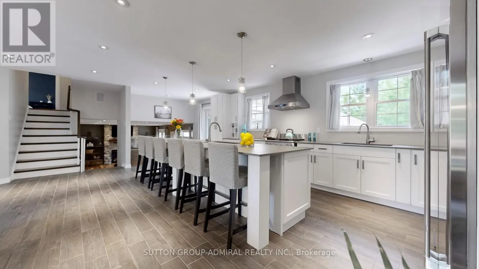 8 BALMORAL HEIGHTS