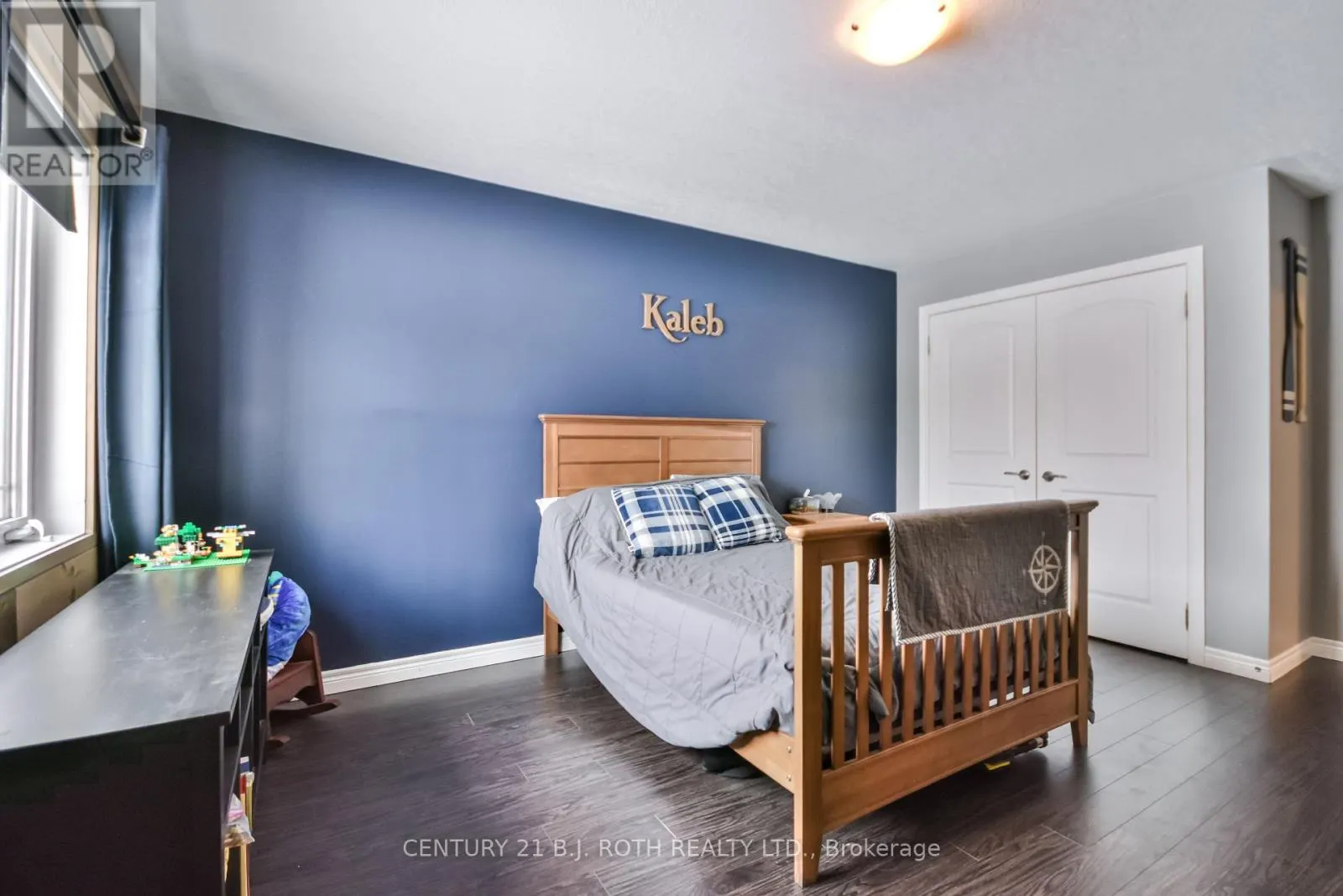212 MAPLEWOOD DRIVE