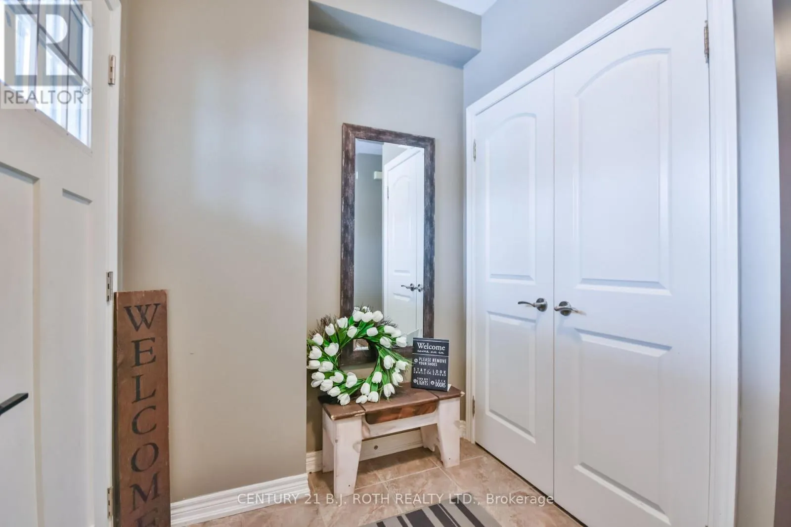 212 MAPLEWOOD DRIVE