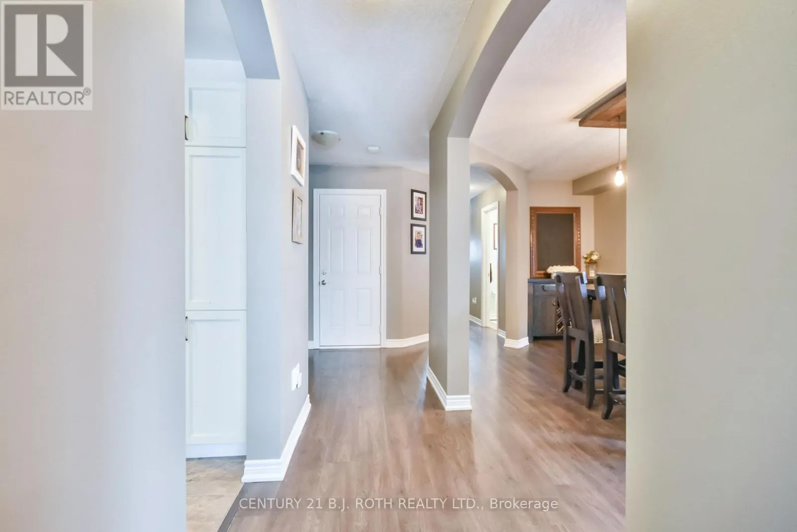 212 MAPLEWOOD DRIVE