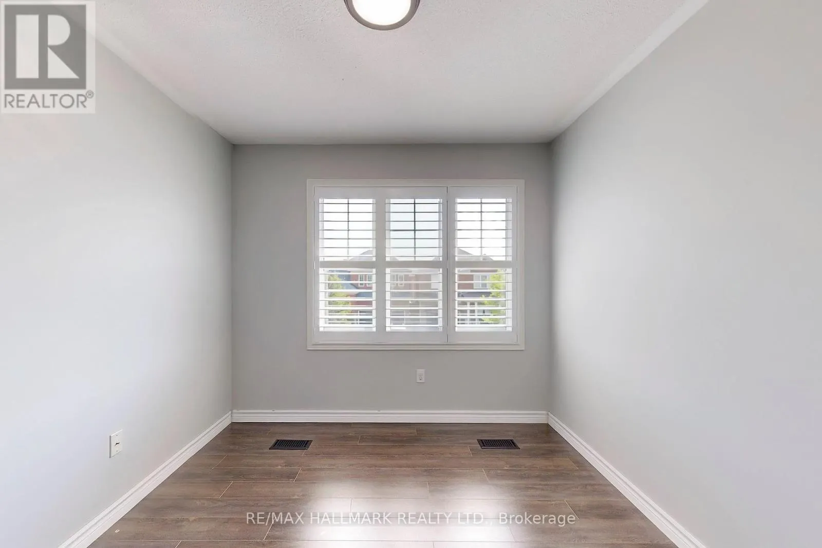 10 CHAMBERSBURG WAY