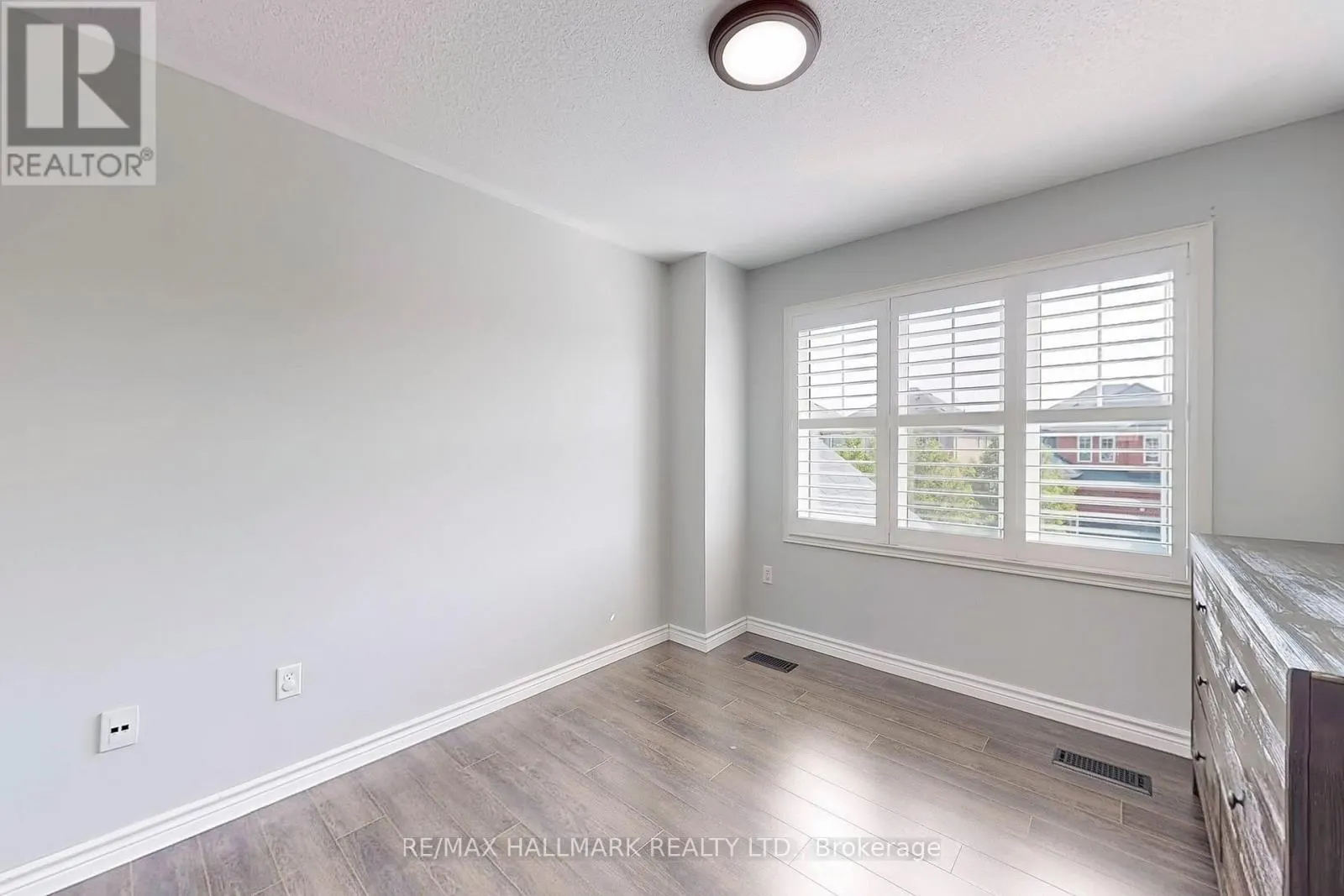 10 CHAMBERSBURG WAY