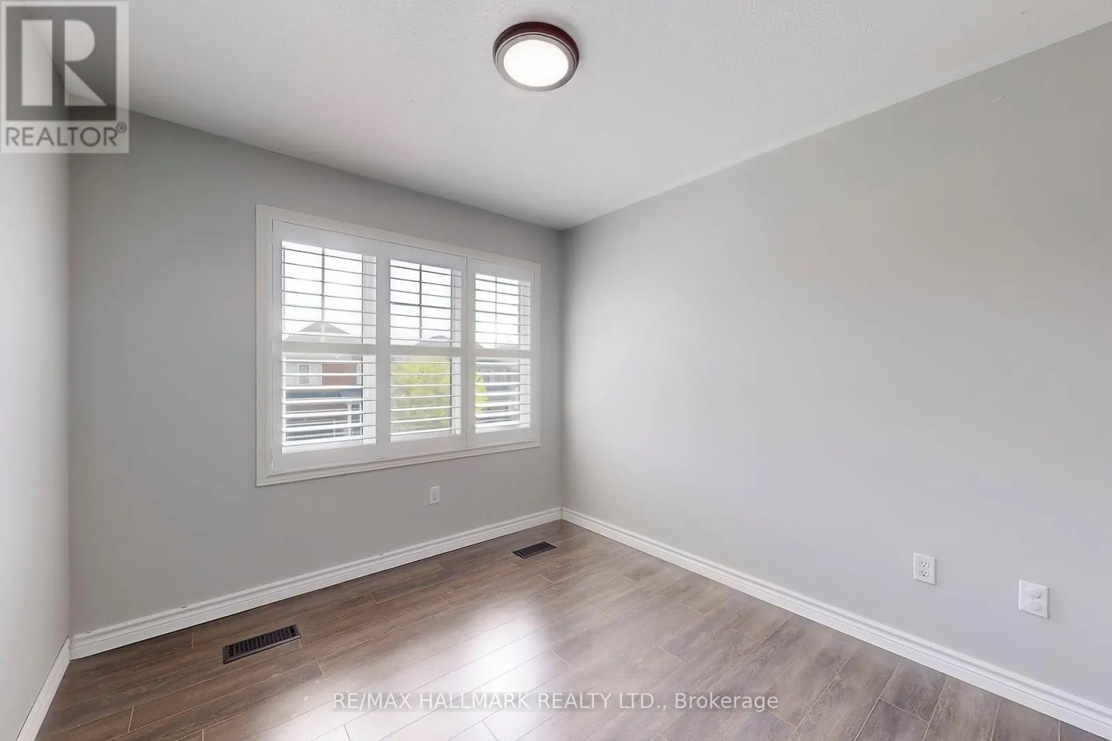 10 CHAMBERSBURG WAY