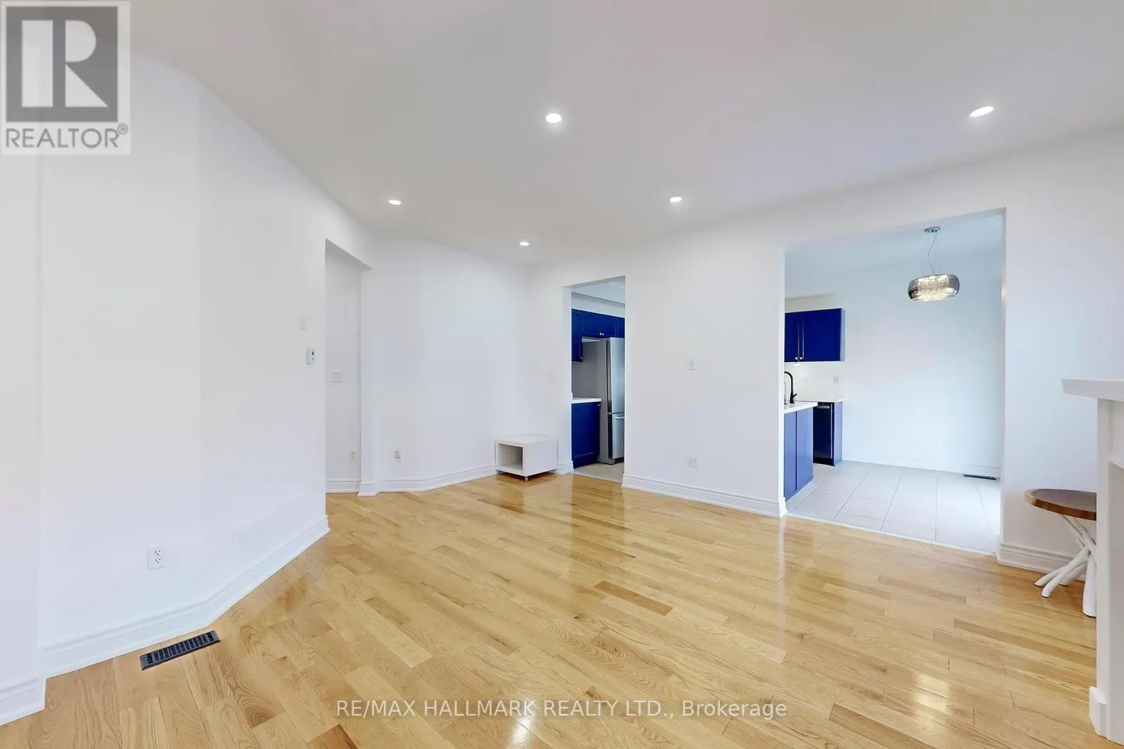 10 CHAMBERSBURG WAY