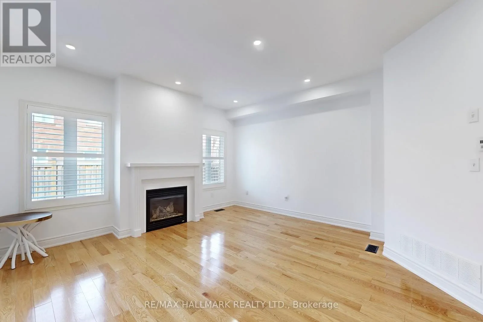 10 CHAMBERSBURG WAY