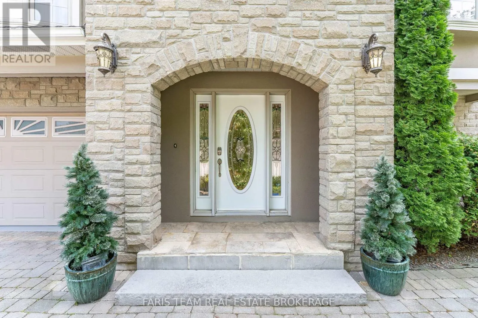 82 DERBY COURT