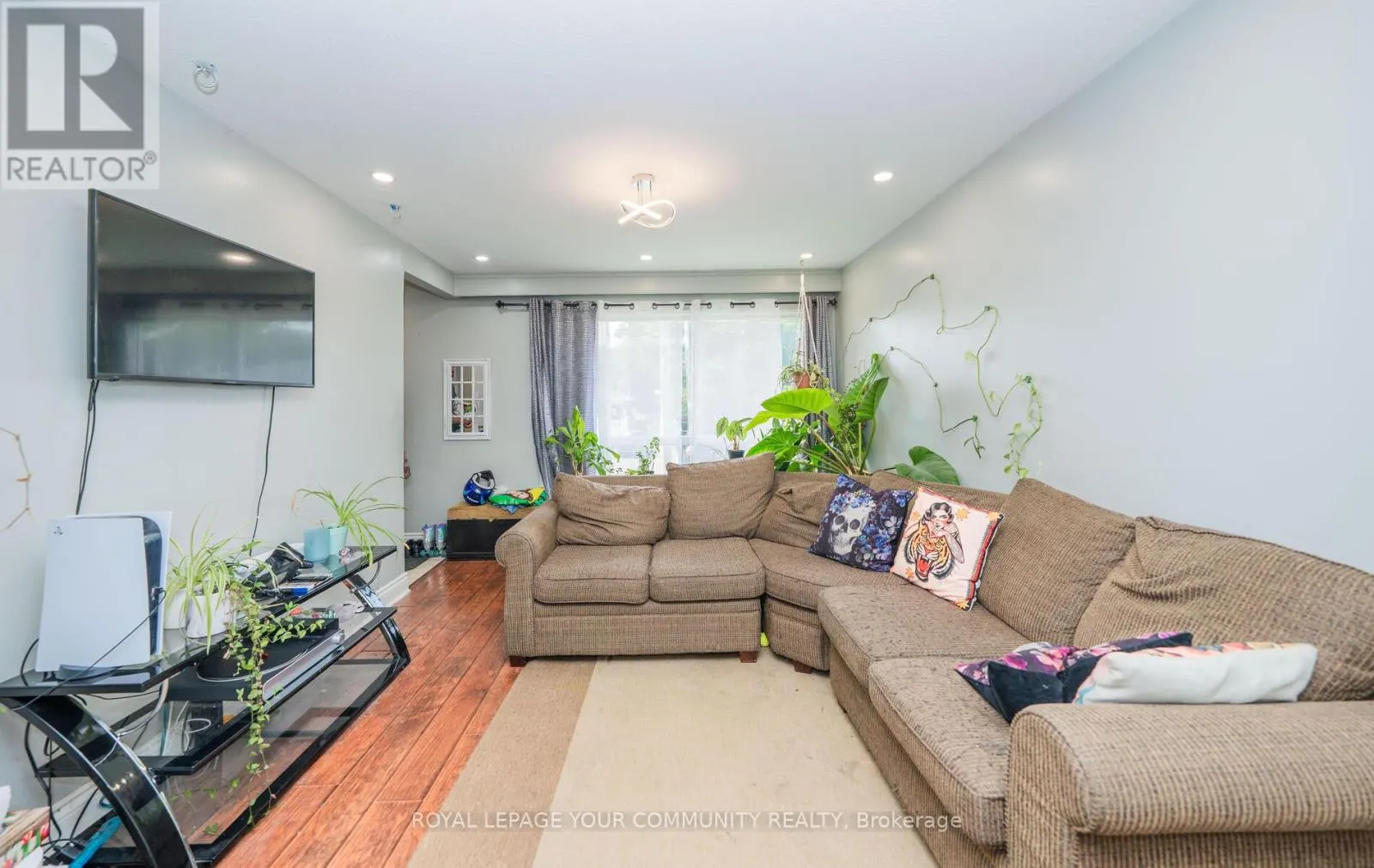 53 NEWBURY DRIVE