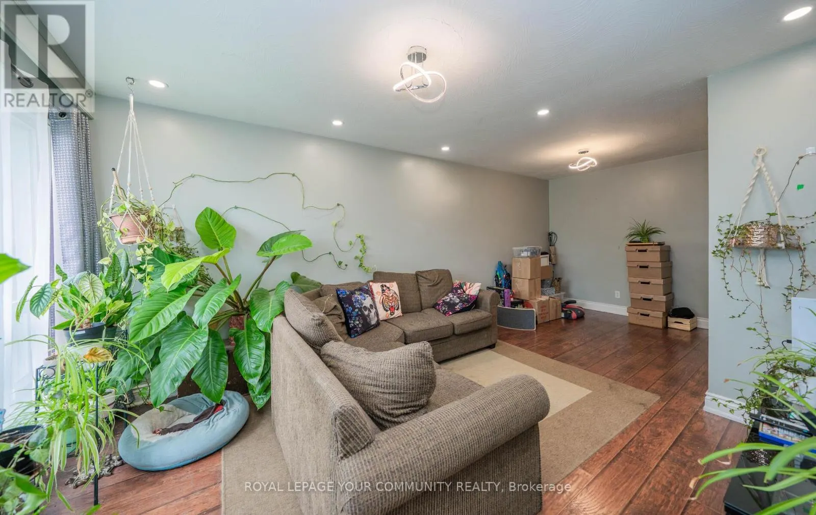53 NEWBURY DRIVE