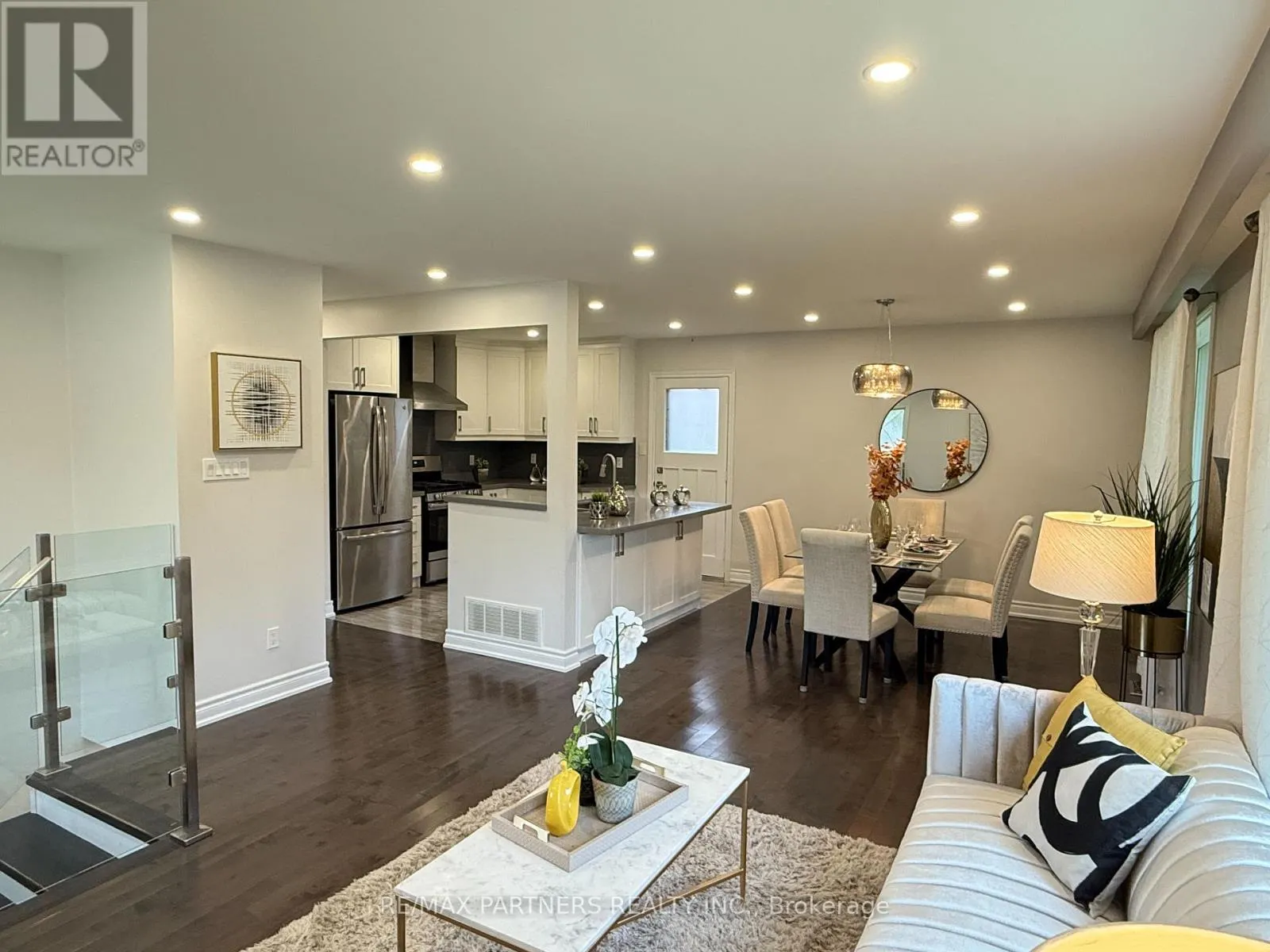 77 FOREHT CRESCENT