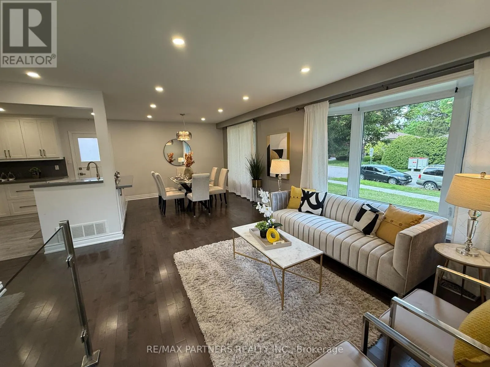 77 FOREHT CRESCENT