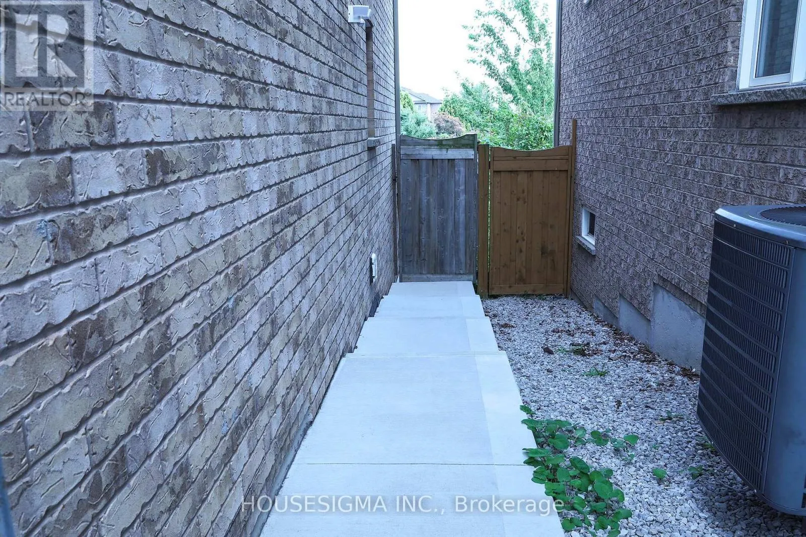 146 ASPENWOOD DRIVE