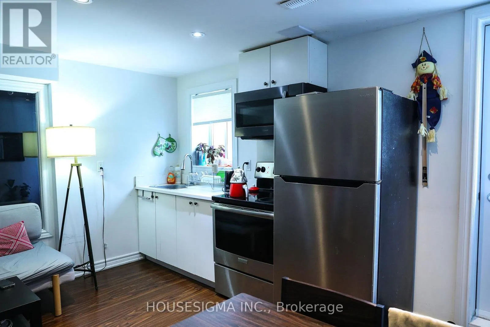 146 ASPENWOOD DRIVE